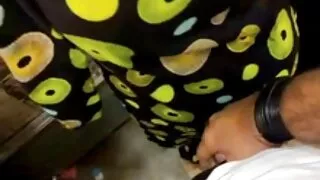 Morena de cabelos ca ...