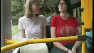 Casal jovem tenta to ...